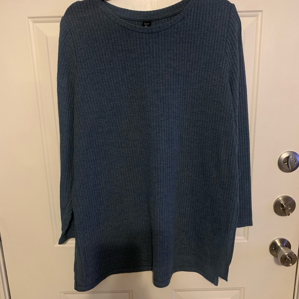 Mixed Long Sleeve Tops Bundle - Picture 8 of 8